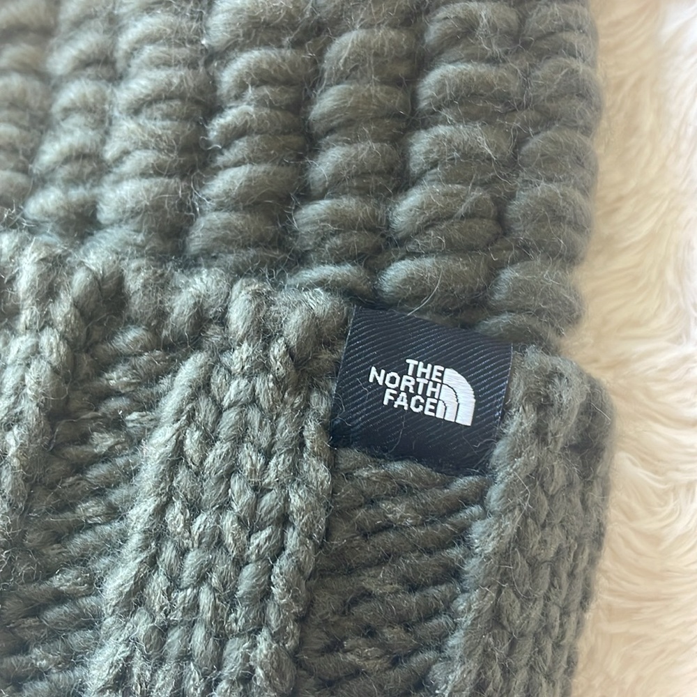 NWT 🔥THE NORTH FACE🔥 UNISEX COZY CHUNKY BEANIE - Picture 3 of 9